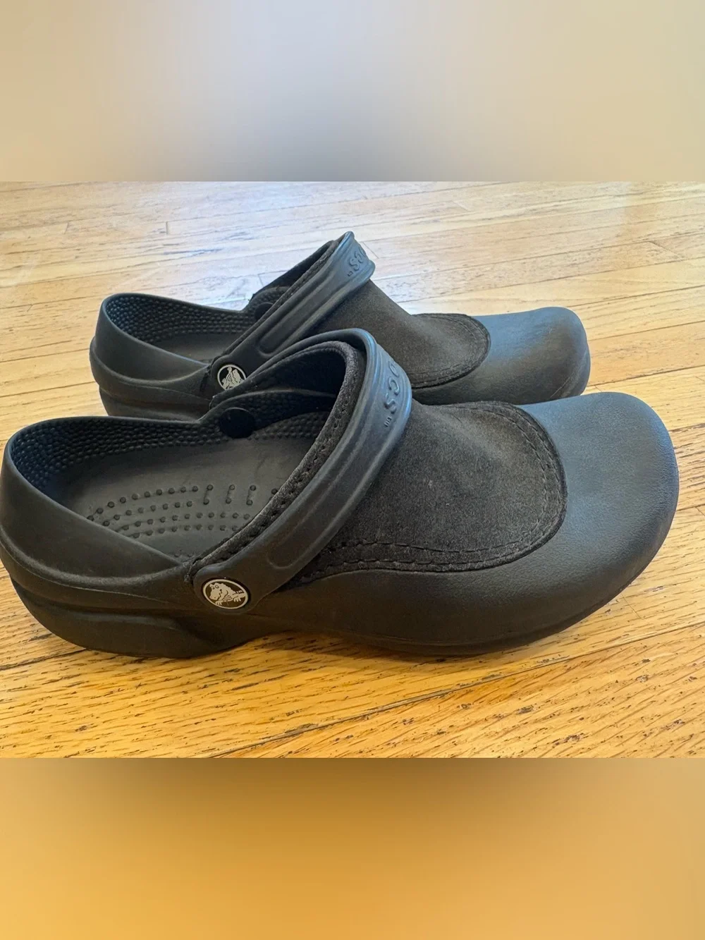 CROCS troika suede brown and Black Slip-On Clogs with Backstrap